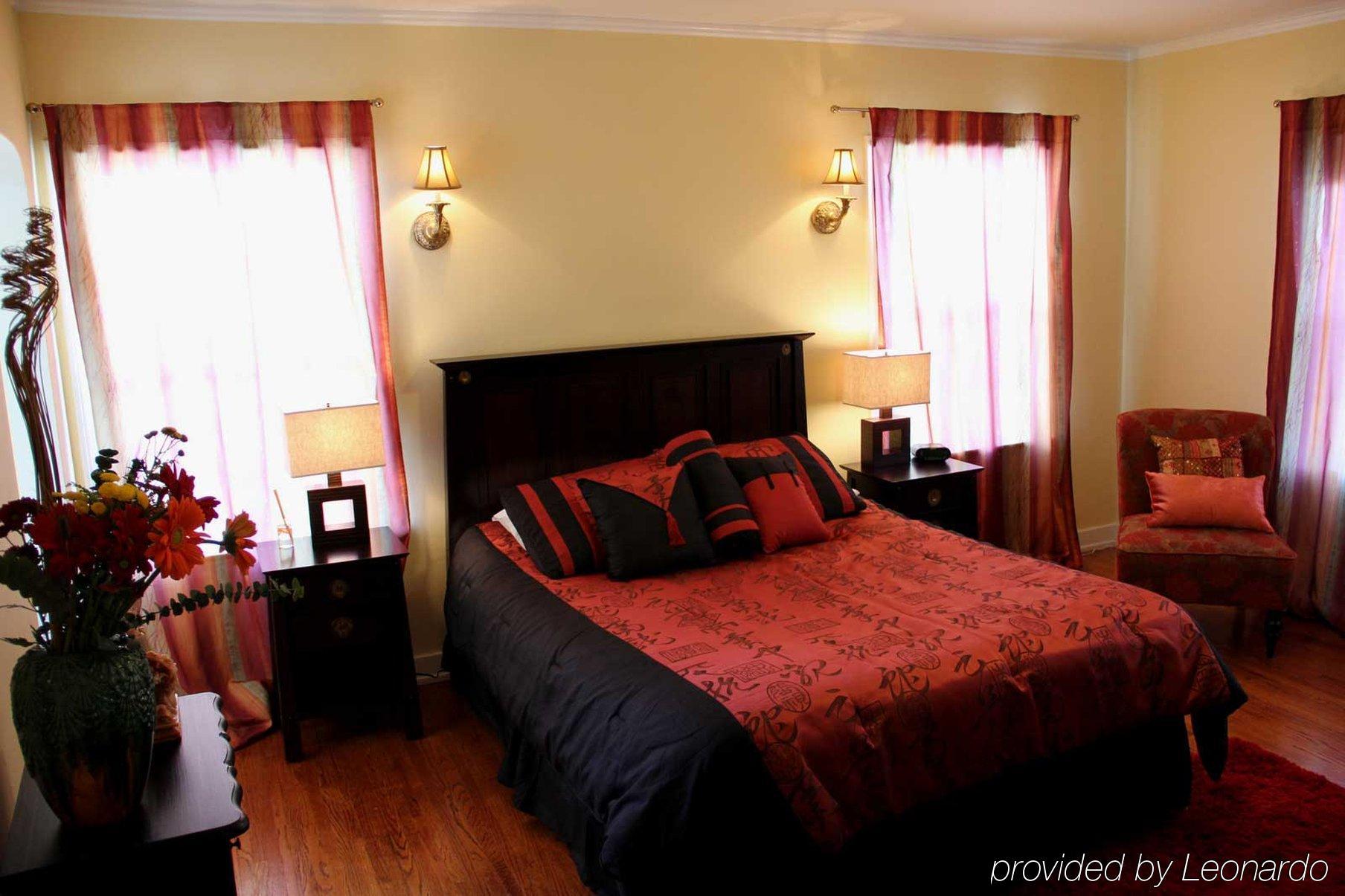 Cinema Suites Bed & Breakfast Hsr19-19-001050 Los Angeles Exterior photo