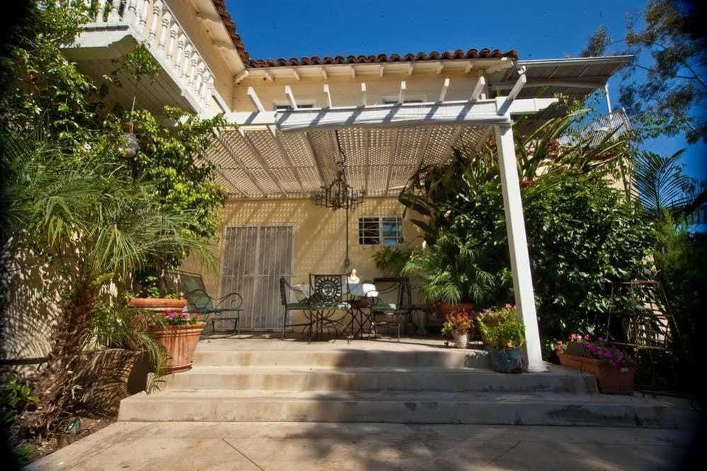 Cinema Suites Bed & Breakfast Hsr19-19-001050 Los Angeles Exterior photo