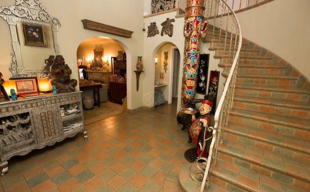 Cinema Suites Bed & Breakfast Hsr19-19-001050 Los Angeles Exterior photo