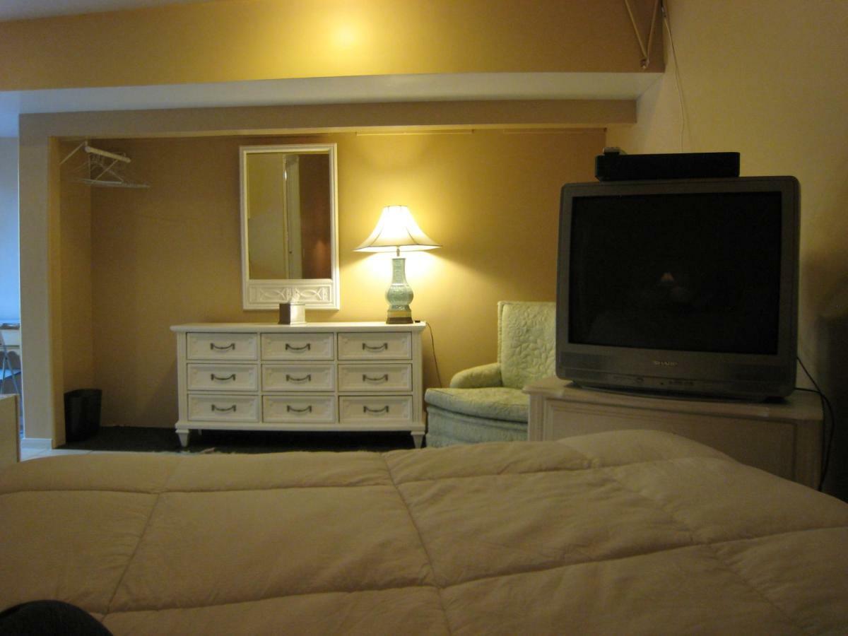 Cinema Suites Bed & Breakfast Hsr19-19-001050 Los Angeles Exterior photo